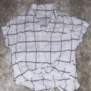 Jessica Simpson cropped button up
